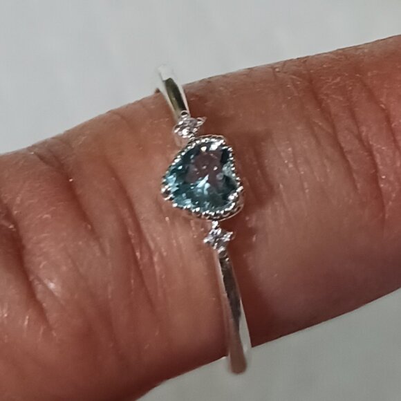 NWOT Dainty Sterling Silver Plated Sea Blue Heart Shaped Sapphire Ring Size 7.5 - Picture 14 of 16